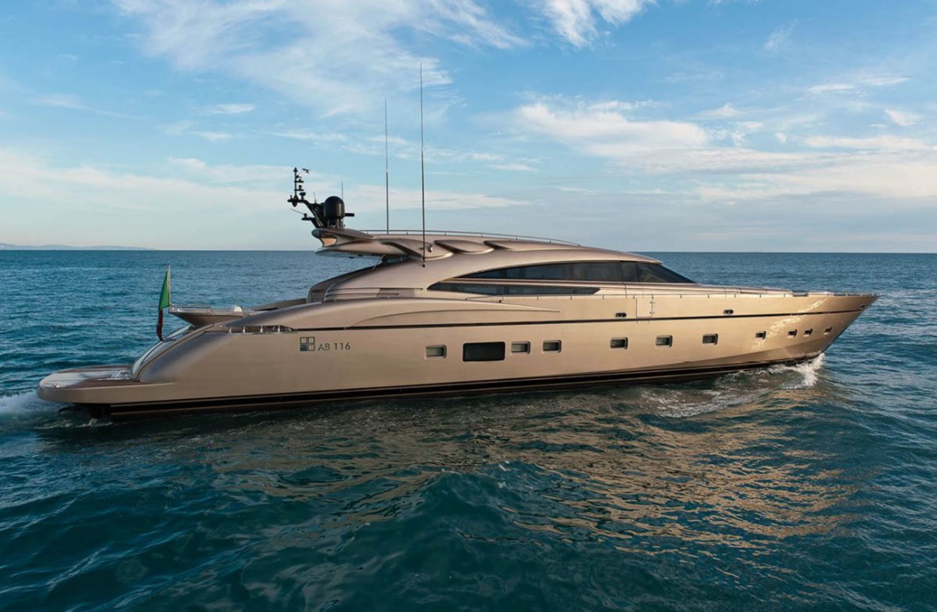 Metallic yacht painting